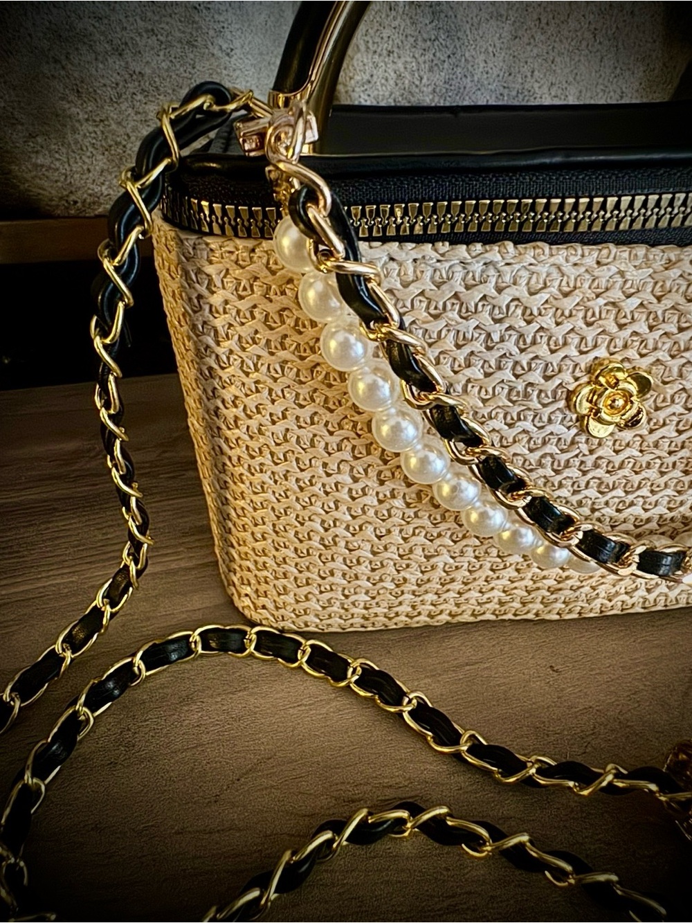 NWT Chic Classic On Trend Raffia Top Handle Crossbody Bag Black Luxury Vanity - Picture 4 of 8